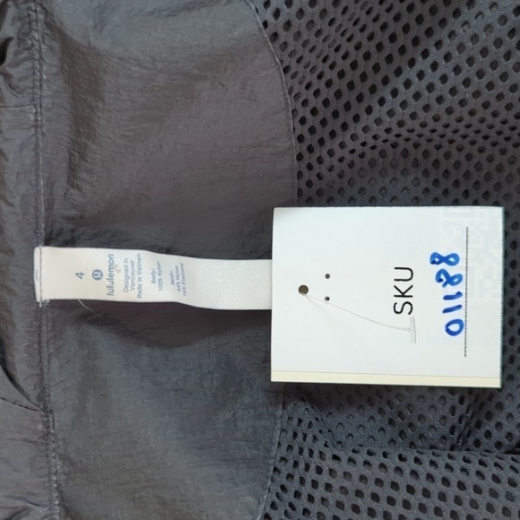 Lululemon Hooded Windbreaker Jacket Black 4 athletic outdoors sporty gym workout - Picture 9 of 10